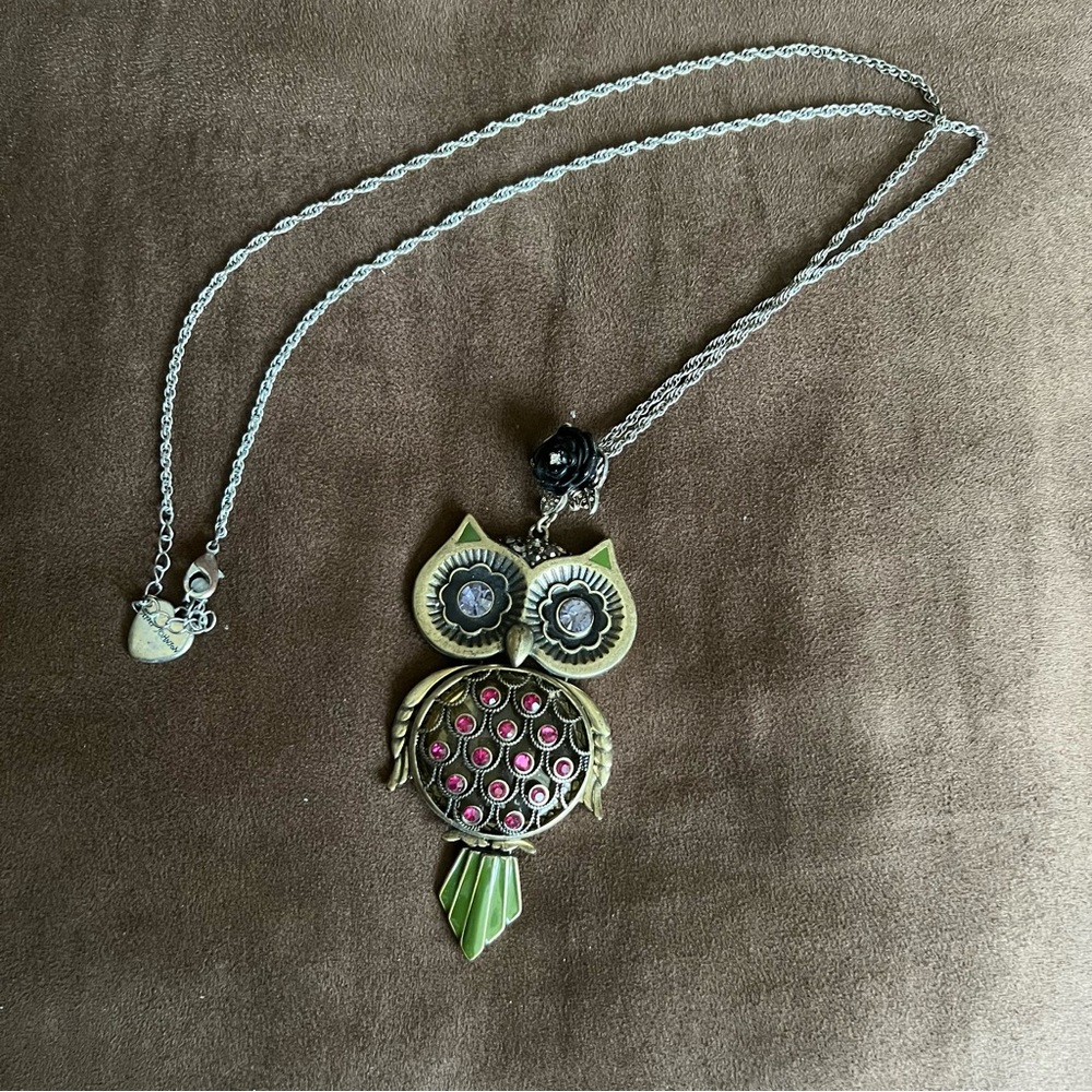 Betsey Johnson long large owl necklace
